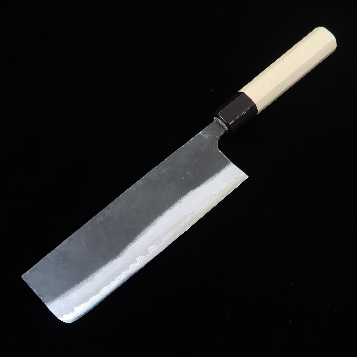 進藤恭平 KYOUHEI SHINDO 菜切 青紙二号 黒打ち 朴八角柄 (165mm)