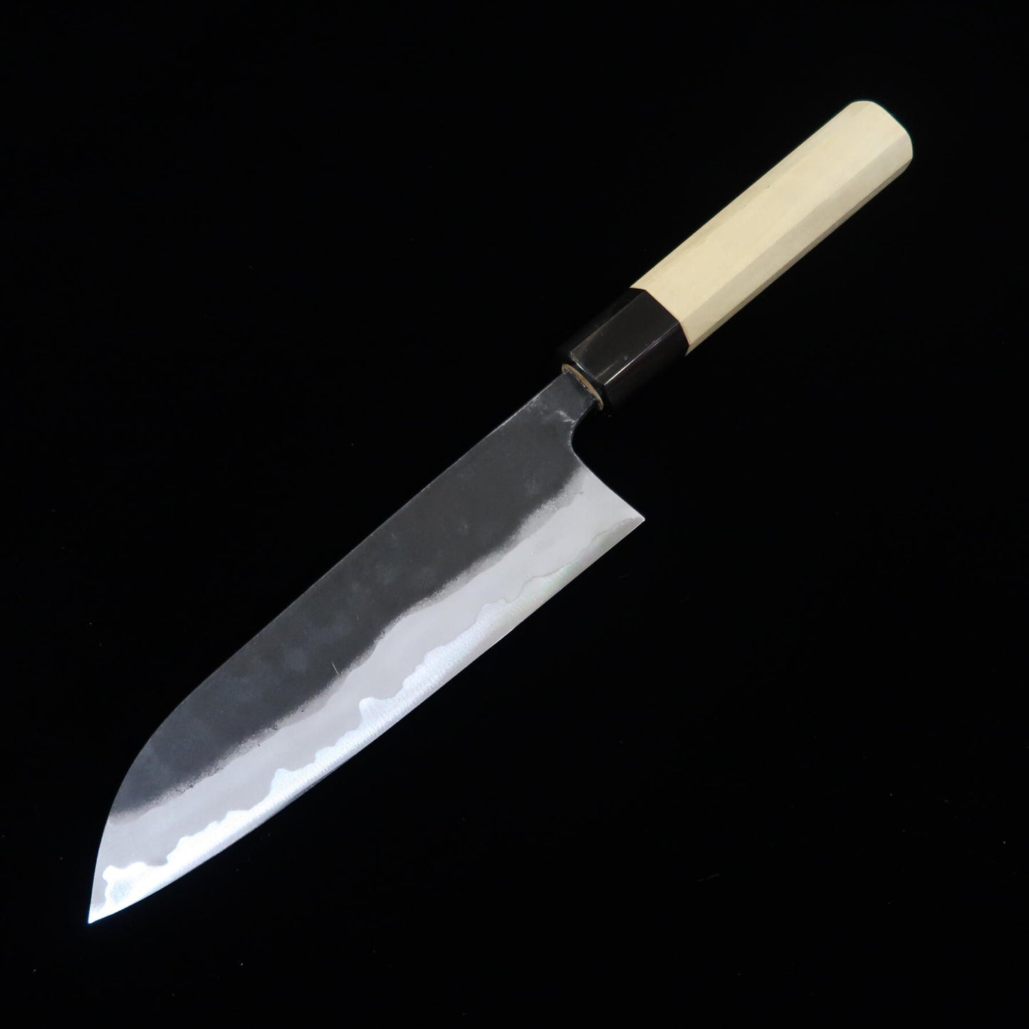 進藤恭平 KYOUHEI SHINDO 三徳 青紙二号 黒打ち 朴八角柄 (165mm)