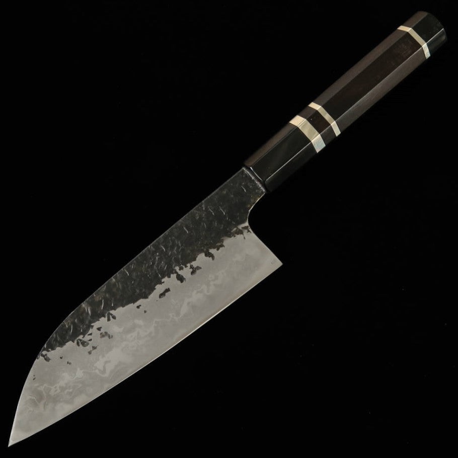 Kisuke KISUKE Enn forgeron Manaka Santoku Aogami No.1 finition brute martelée Damas Kasumi manche ébène avec bague argentée (160 mm)