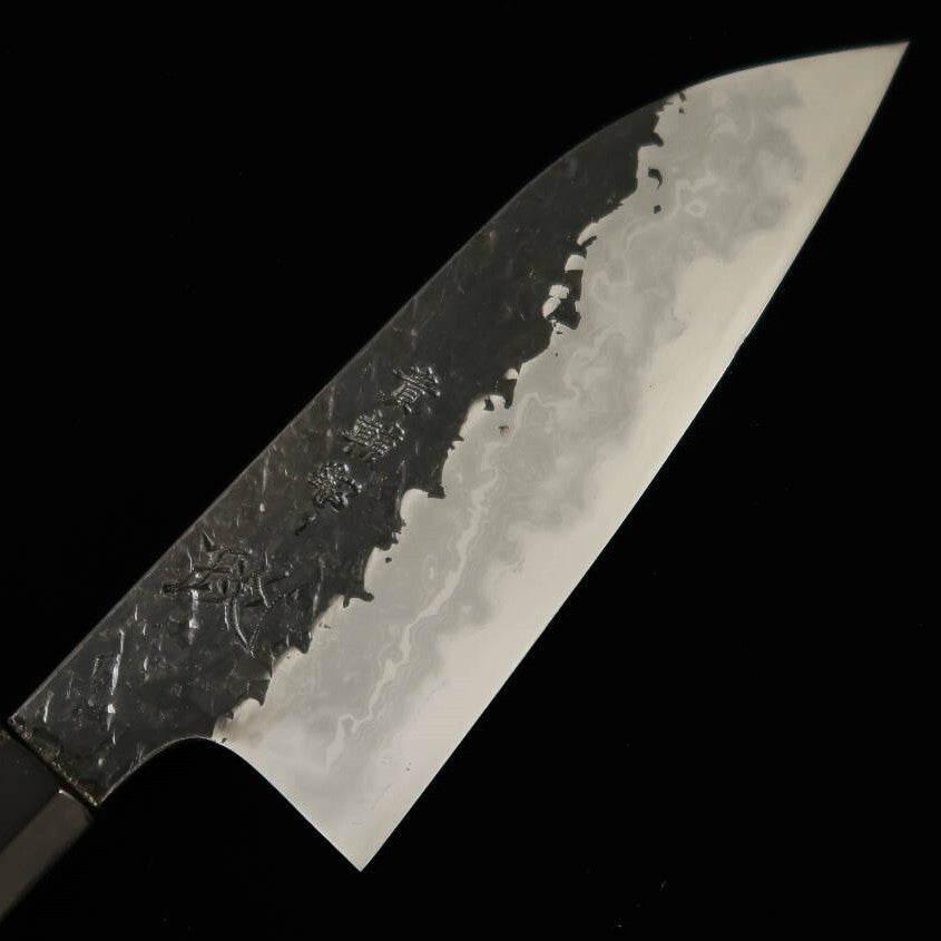 Kisuke KISUKE Enn forgeron Manaka Santoku Aogami No.1 finition brute martelée Damas Kasumi manche ébène avec bague argentée (160 mm)