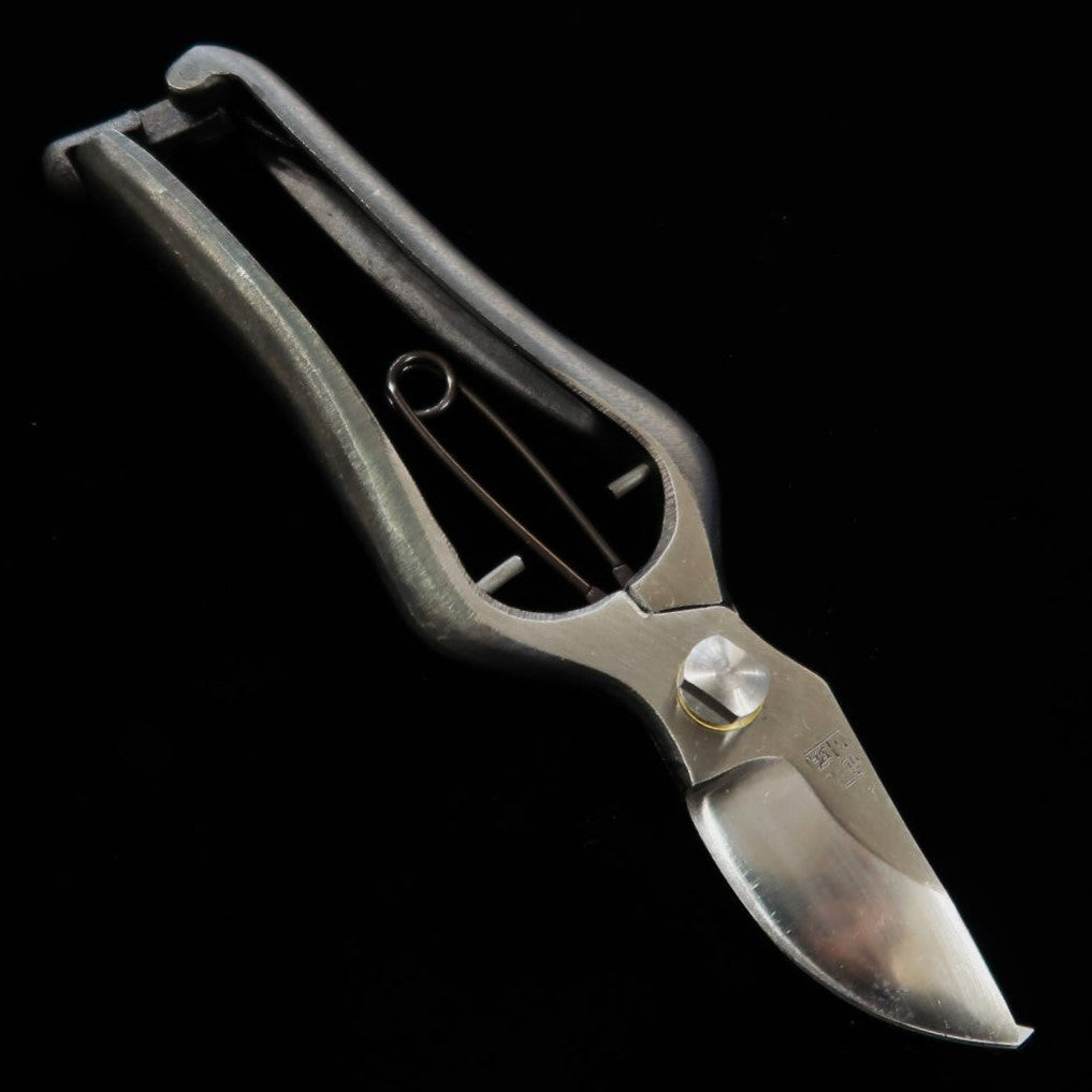 Tesoura de poda Kuzuryūgawa tipo B com trava dourada para canhotos (200mm)