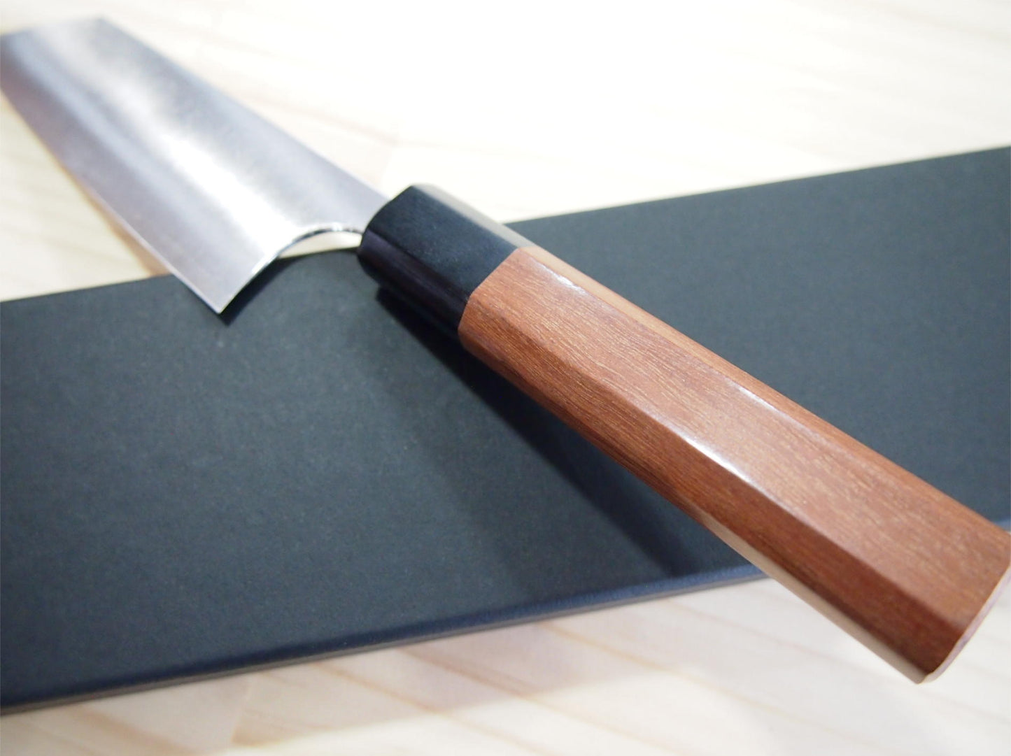 Takayuki Shibata KOUTETSU Petit bunka R2, manche octogonal en jarrah (140 mm)