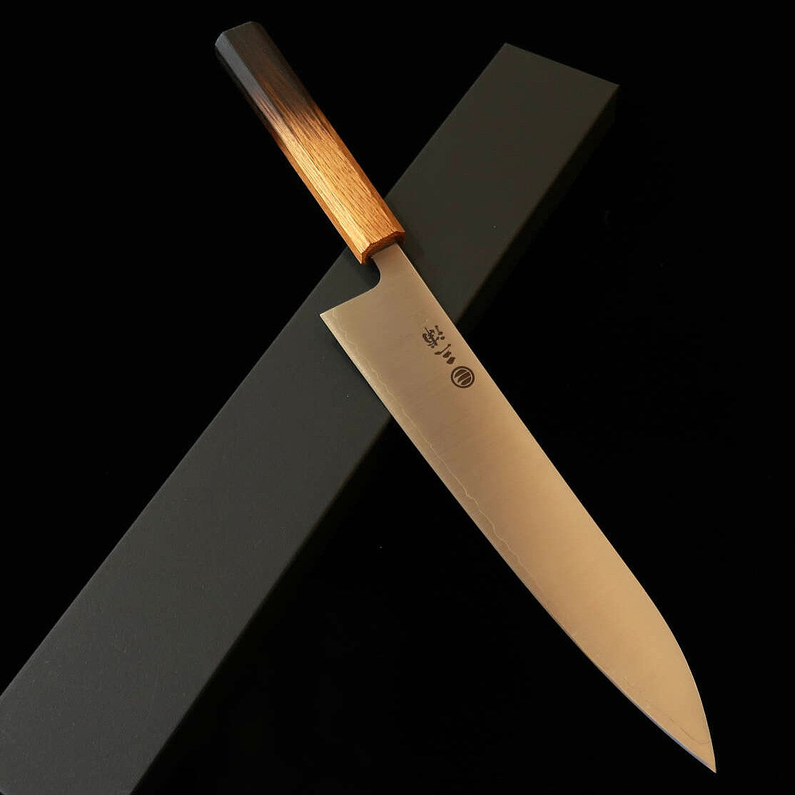 三浦MIURA 牛刀 440C 磨き 焼漆八角柄(240mm)