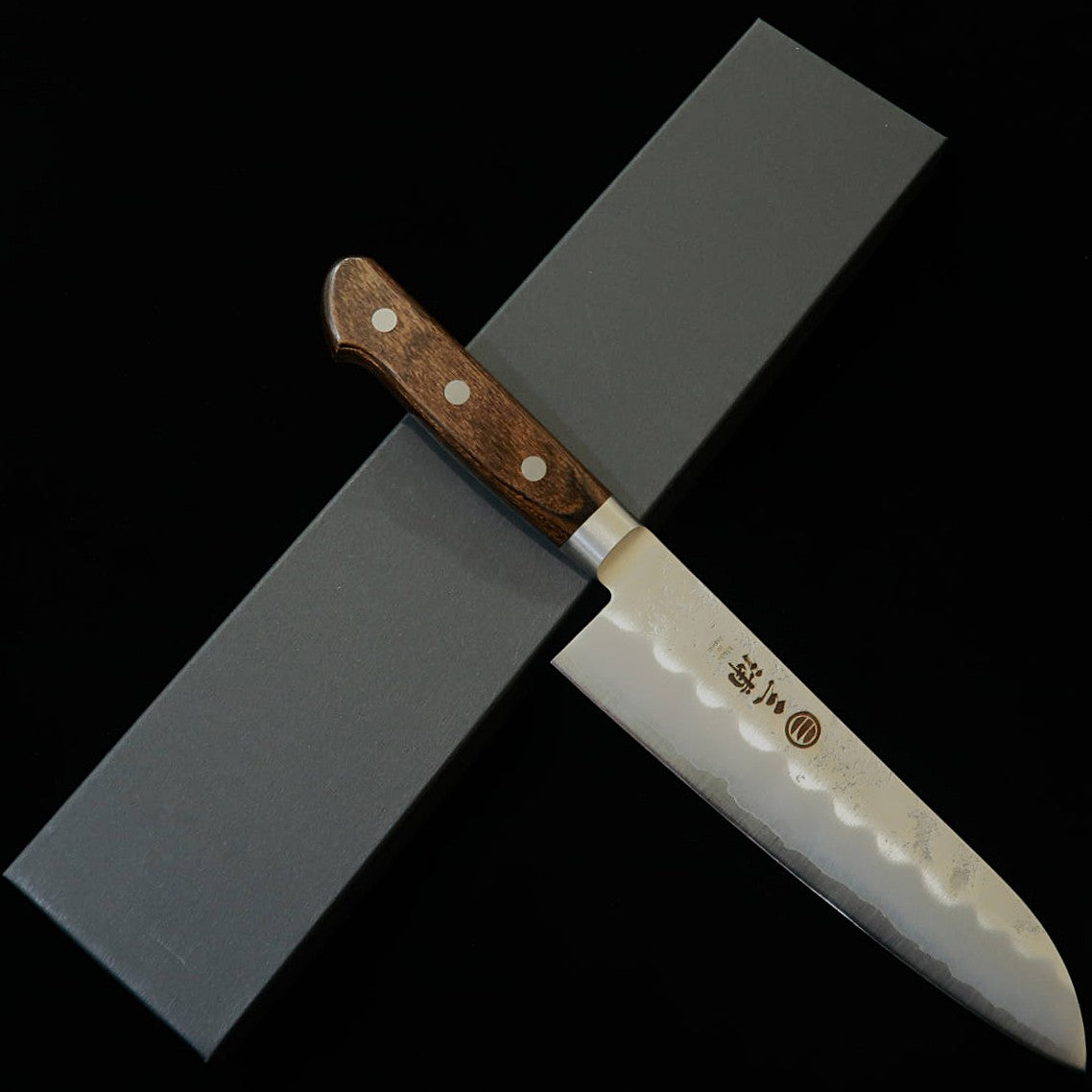 Couteau Santoku Miura, acier Gin-san (Argent 3), avec mitre, manche en bois composite brun (180 mm)
