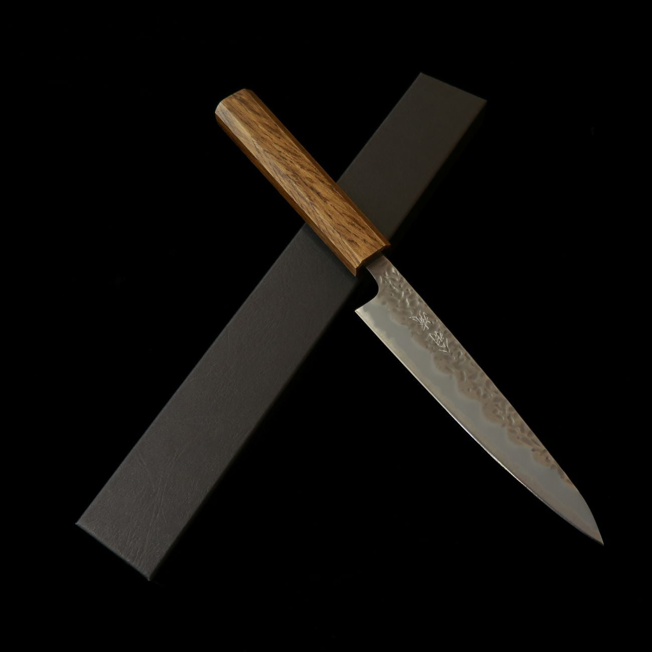 Hado Ohryu Shirogami No.1 Martelé Revêtement acier inoxydable Manche en chêne noir Petty (135 mm)