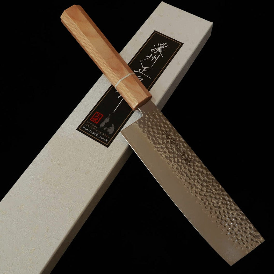 V.ROAD Nosyu Masamune Nakiri, VG10 33-Layer Damascus Tsuchime, White Pakkawood Handle (170mm)