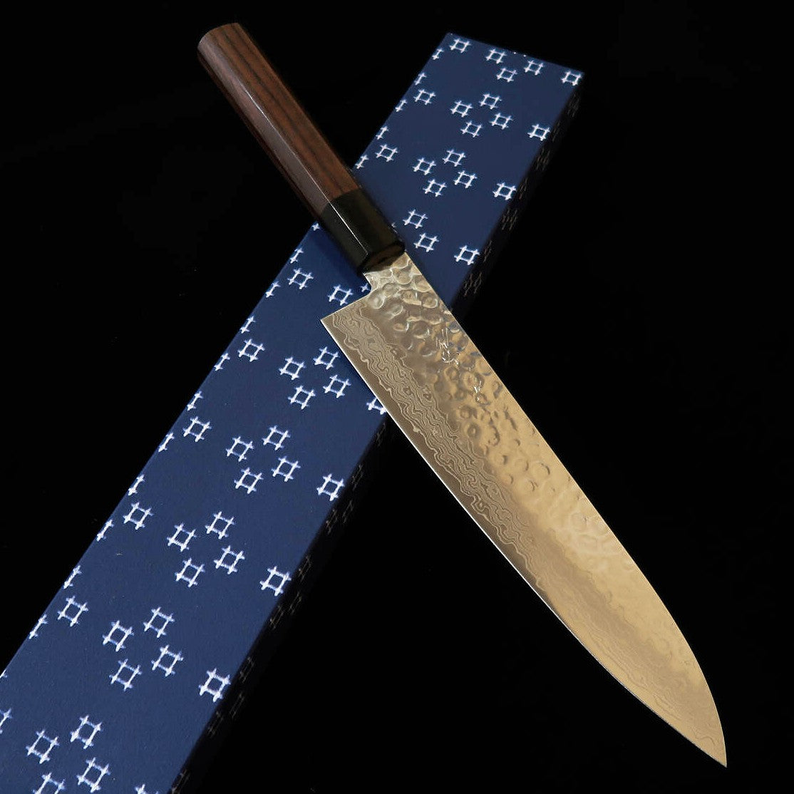 三浦MIURA 牛刀 AUS10 鎚目ダマスカス 赤紫檀柄 (210mm)