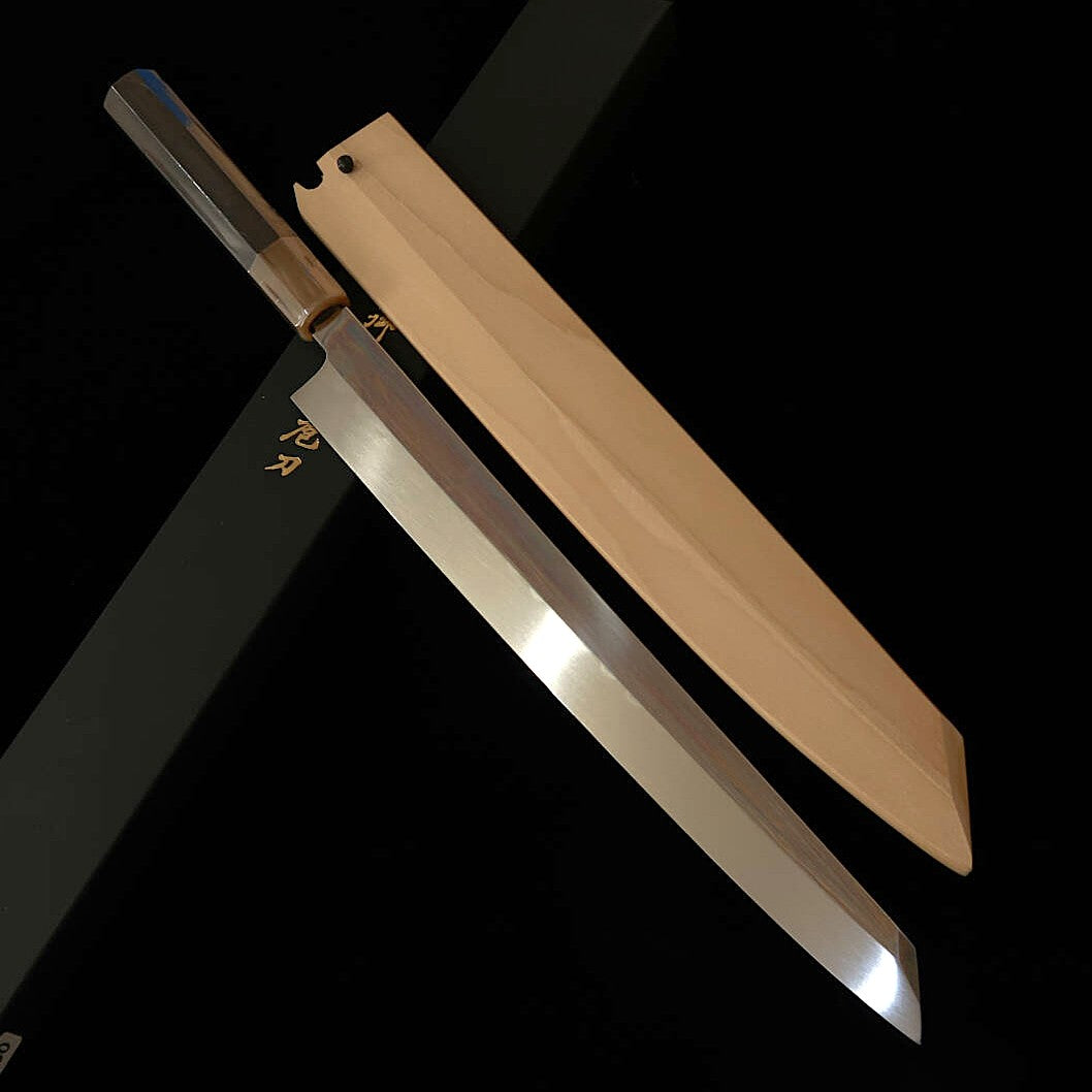 SUISIN – Œuvre de Miwa Ikeda – Acier blanc n°2, Yanagiba type ken, trempe à l’eau, manche octogonal en ébène, fourreau en bois de houx (300 mm)
