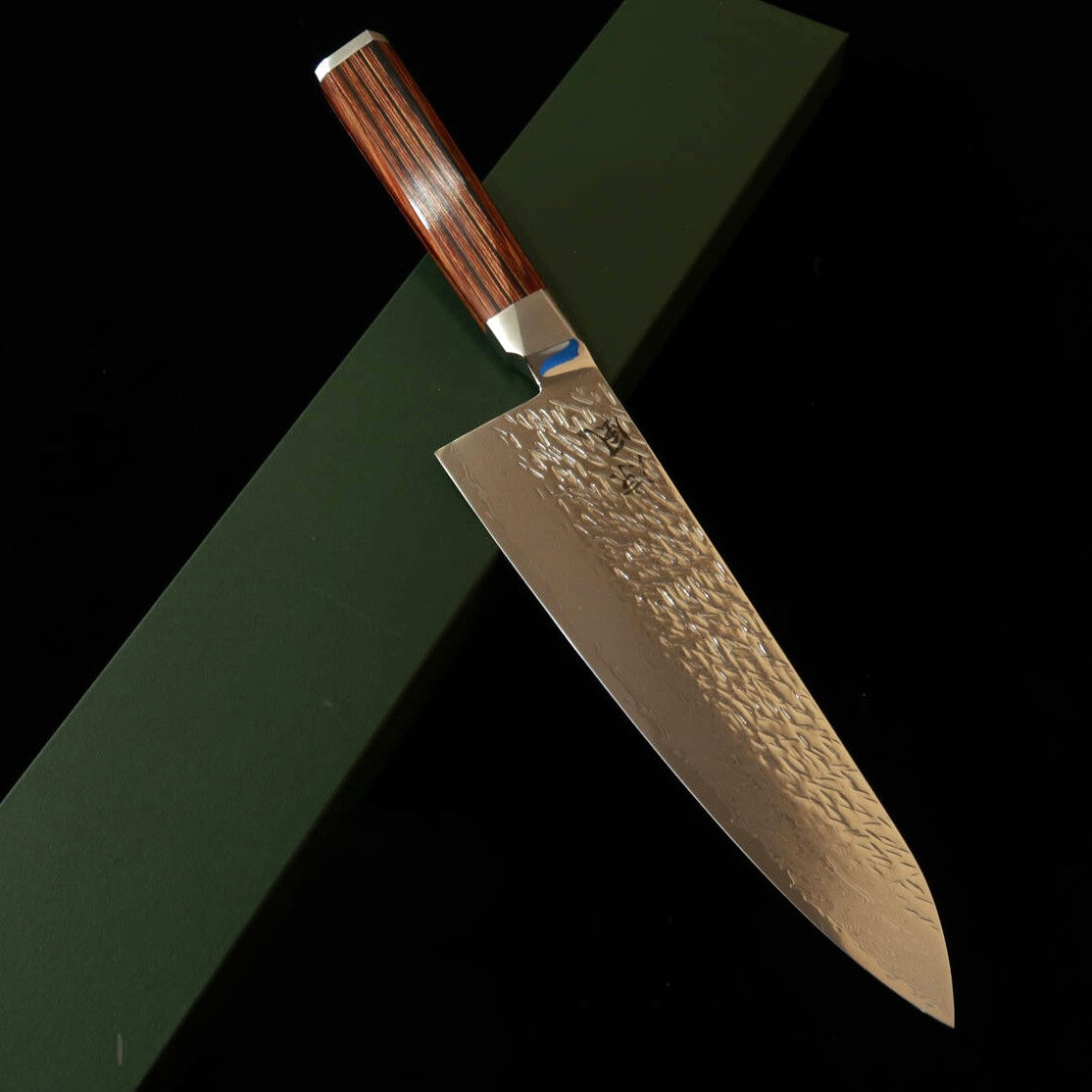 Suzukaze Gyuto, acier poudre haute vitesse, finition martelée damas, manche en contreplaqué renforcé (210 mm)