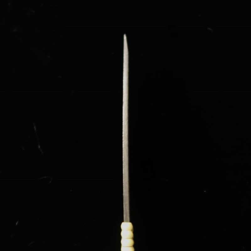 Kiridashi MIURA Aogami super, tipo pistola, mango envuelto en ratán (24/30 mm)