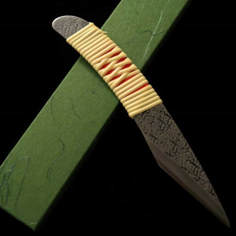 Kiridashi MIURA Aogami super, tipo pistola, mango envuelto en ratán (24/30 mm)