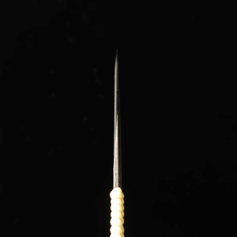 Kiridashi MIURA Aogami super, tipo pistola, mango envuelto en ratán (24/30 mm)