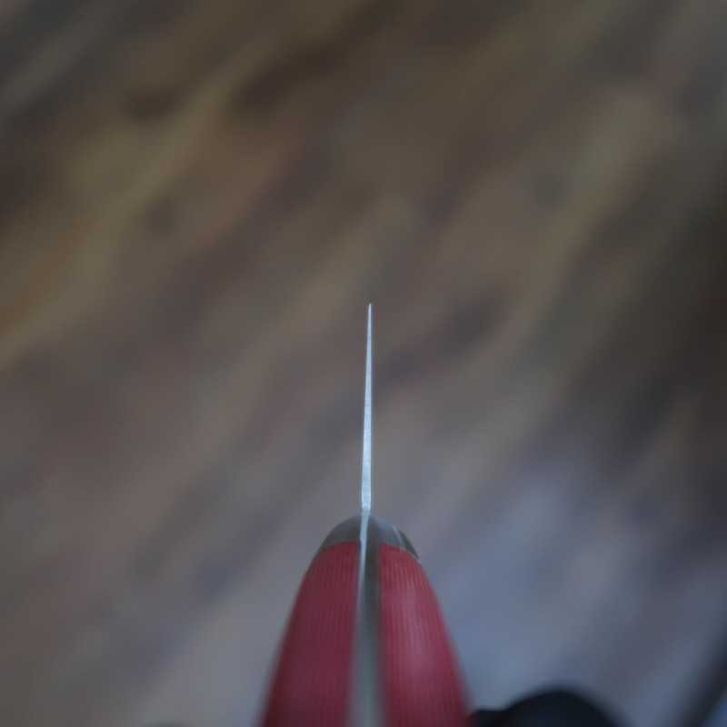 Suisin INOX PREMIUM Gyuto manche micarta rouge/blanc (210/240 cm)