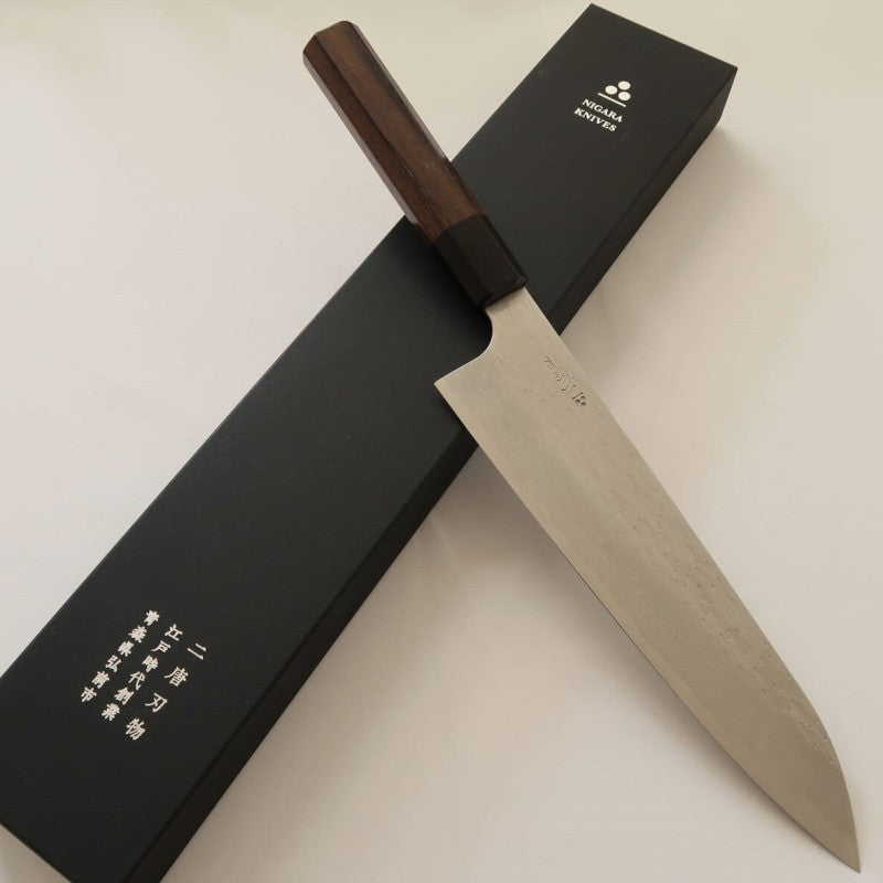 Gyuto NIGARA VG XEOS damasco martelado com cabo de jacarandá (210/240mm)