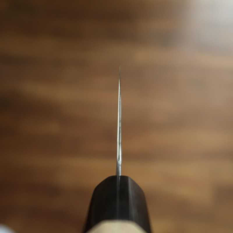 Nakiri SAKAI KIKUMORI Kikuzuki Shirogami nº2 acabado kasumi, mango octogonal de búfalo y magnolia (180 mm)