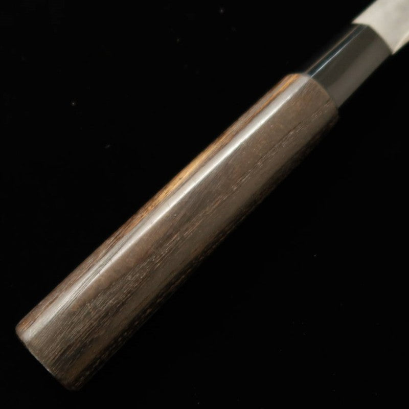 Miwa, yanagiba, acero Shirogami #1, acabado forjado en negro, mango de castaño tostado (240mm)