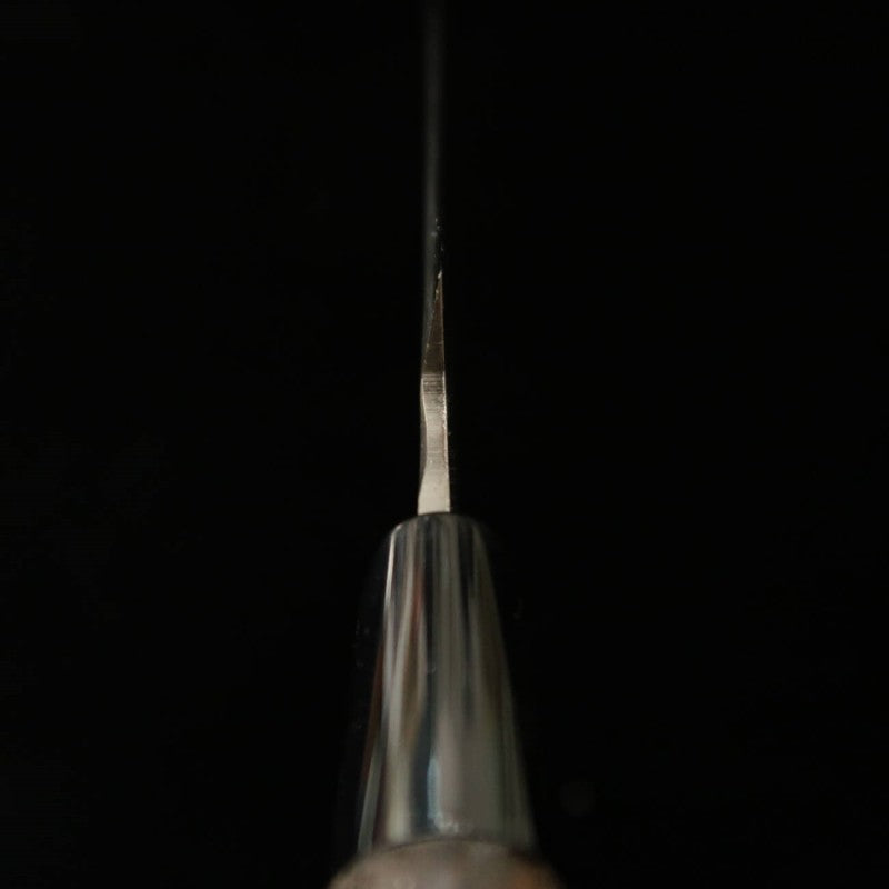 Miwa, yanagiba, acero Shirogami #1, acabado forjado en negro, mango de castaño tostado (240mm)