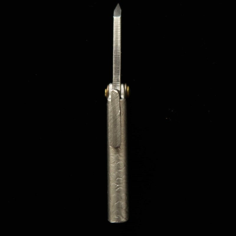 Tomita, petit couteau Higo, fer doux forgé, finition martelée, type couteau, petite taille, boîte en paulownia (42 mm)
