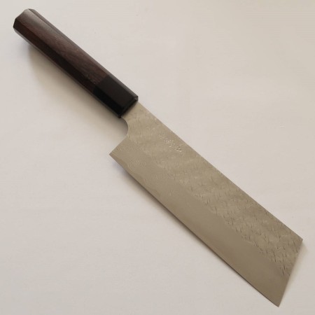 Faca japonesa Kiritsuke Nakiri - NIGARA - SPG STRIX - Acabamento em Damasco Martelado - Cabo em madeira rosa - Tam: 18cm