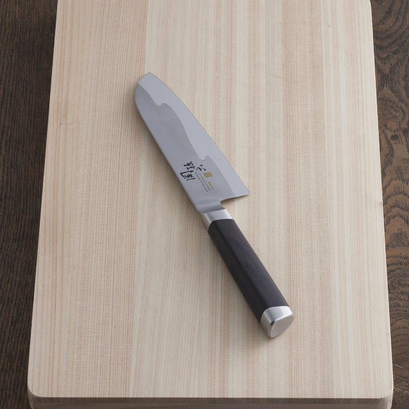 Seki Magoroku SEKI MAGOROKU 15000ST AE-5301 Pequena santoku (145 mm)