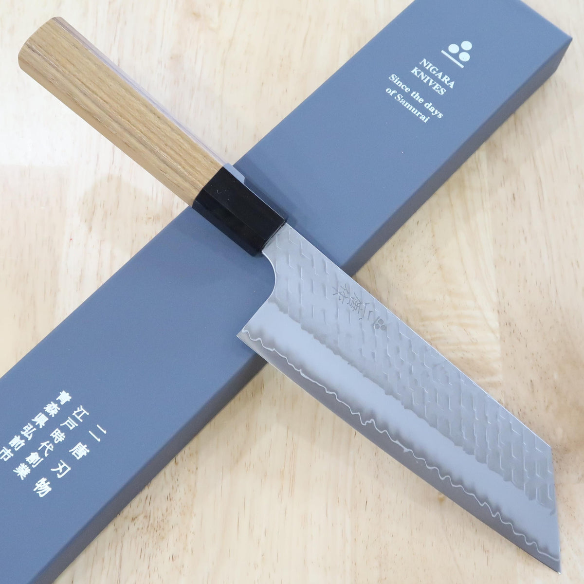 Nakiri NIGARA SG2 polido martelado com cabo octogonal de teca (180mm)