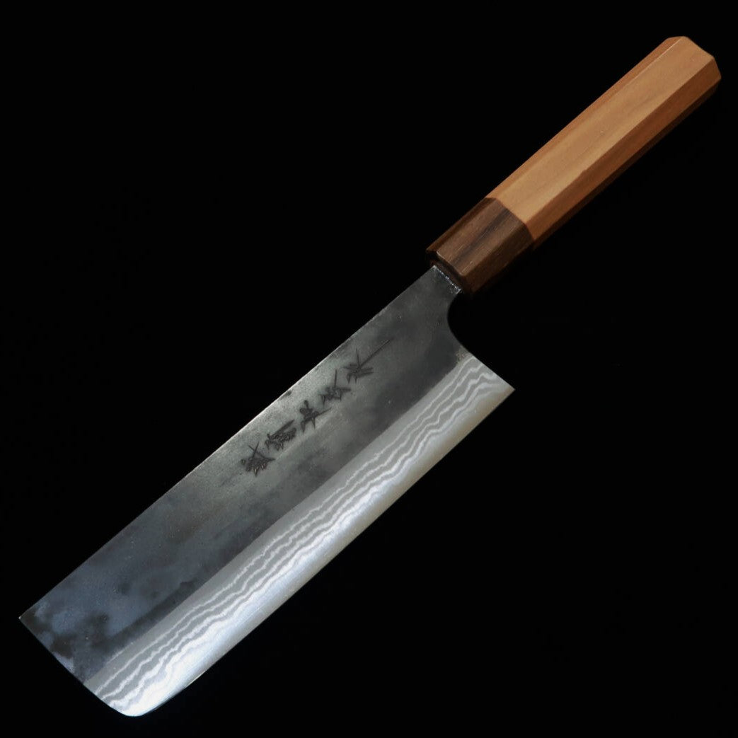 Nakiri KAMO Hamono Seisakusho, Aogami no.2, forjado negro, damasco, mango octogonal de madera de cerezo (165 mm)