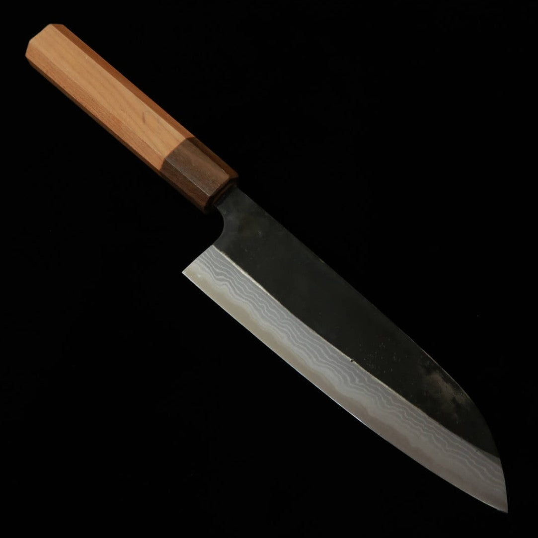 Santoku KAMO Hamono Seisakusho, Aogami no.2 acabado negro, damasco, mango octogonal de madera de cerezo (165 mm)