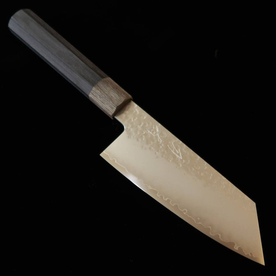 HADO Hadou Shiosai VG10 martilleado, mango de laminado negro, pequeño bunka (135 mm)
