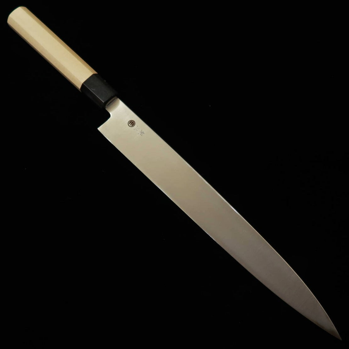 Miura MIURA Yanagiba Ginpaku nº 3 para canhotos, acabamento Kasumi, cabo octogonal em chifre de búfalo e magnólia (210-300mm)