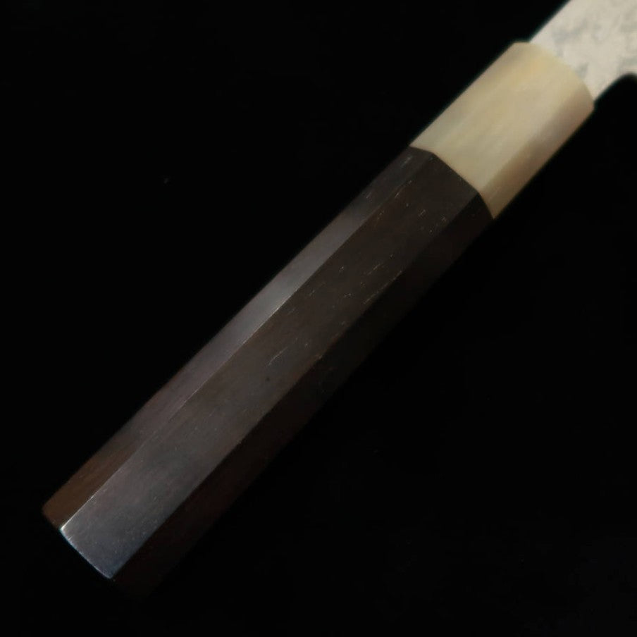 Gyuto SAKAI KIKUMORI "Nebulosa" VG10 mango de ébano y cuerno de búfalo blanco (210/240mm)