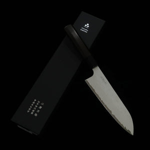 Nigara VG XEOS, damas martelé, Santoku, manche en ébène (185 mm).