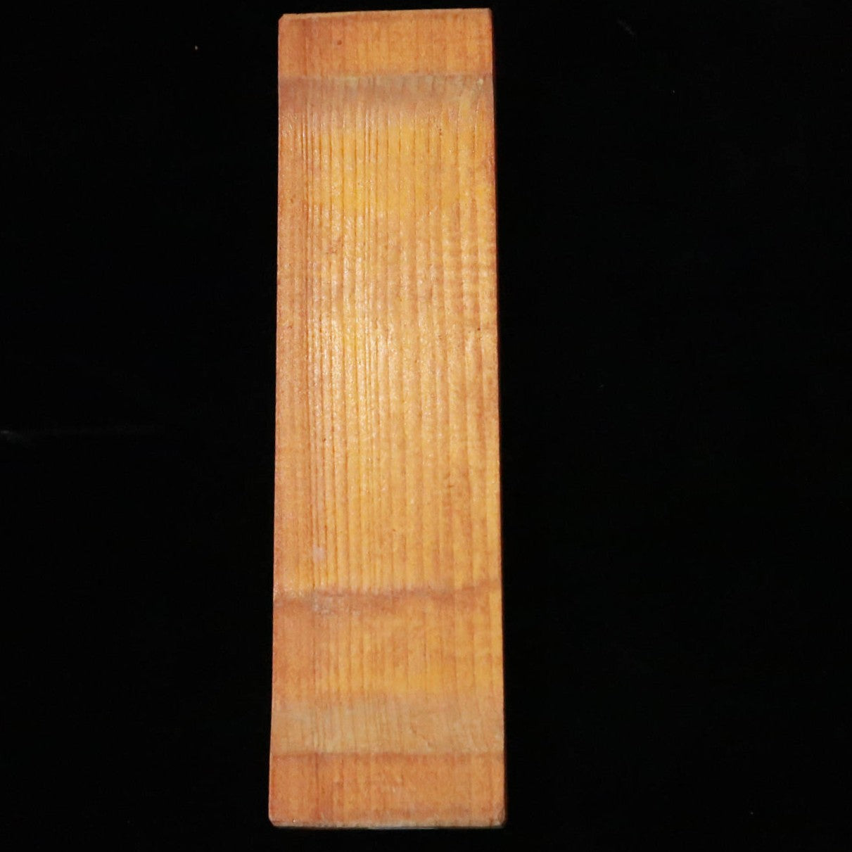 Pierre à aiguiser naturelle - Shobudani - Modèle San - Sur socle (38 x 150 x 13 mm)