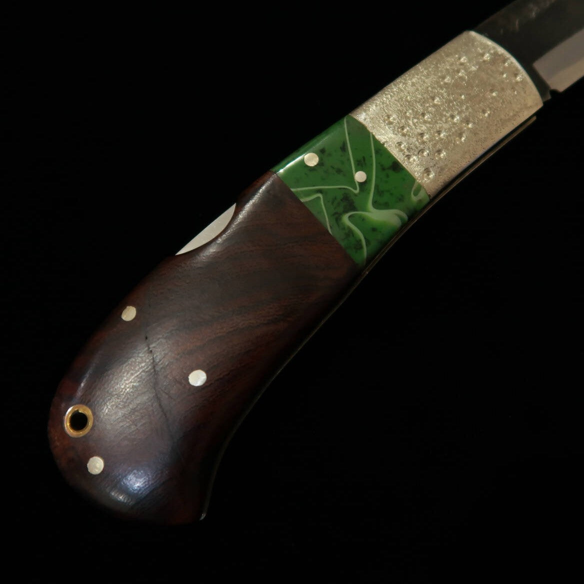 Takeda Cutelaria - Forja artesanal de Bitchu por Fumio Inagaki - Canivete com trava traseira, Resina/Ironwood