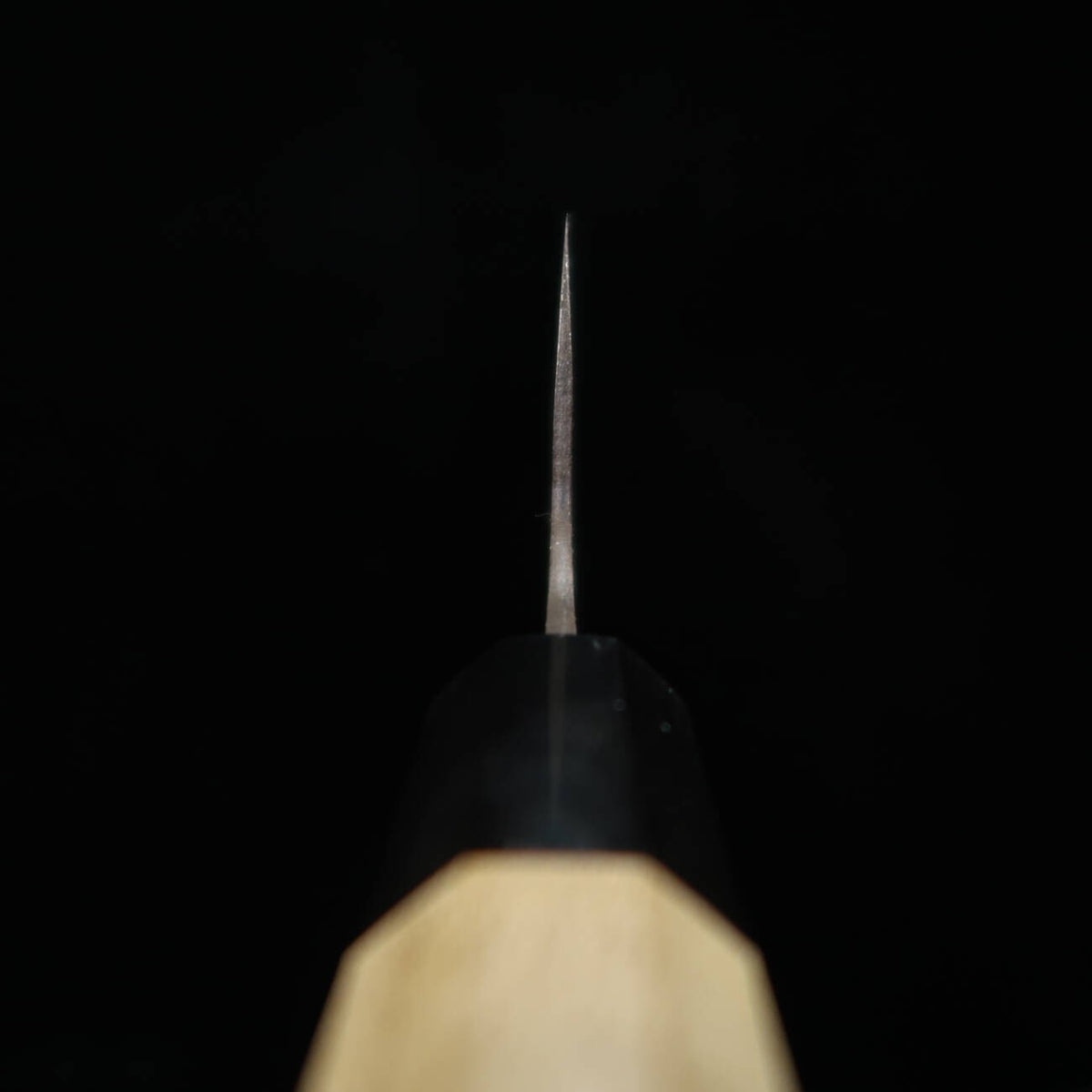 Miura Bunka, acier Aogami n°1, acier inoxydable cladding, finition kuro-uchi, manche octogonal en bois de buffle et magnolia (190 mm).