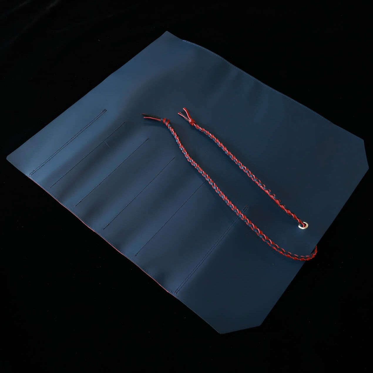 Rouleau à couteaux en cuir YOKU leatherworks Long Lasting Leather Bleu x Rouge 4P (4 pièces/emplacements)