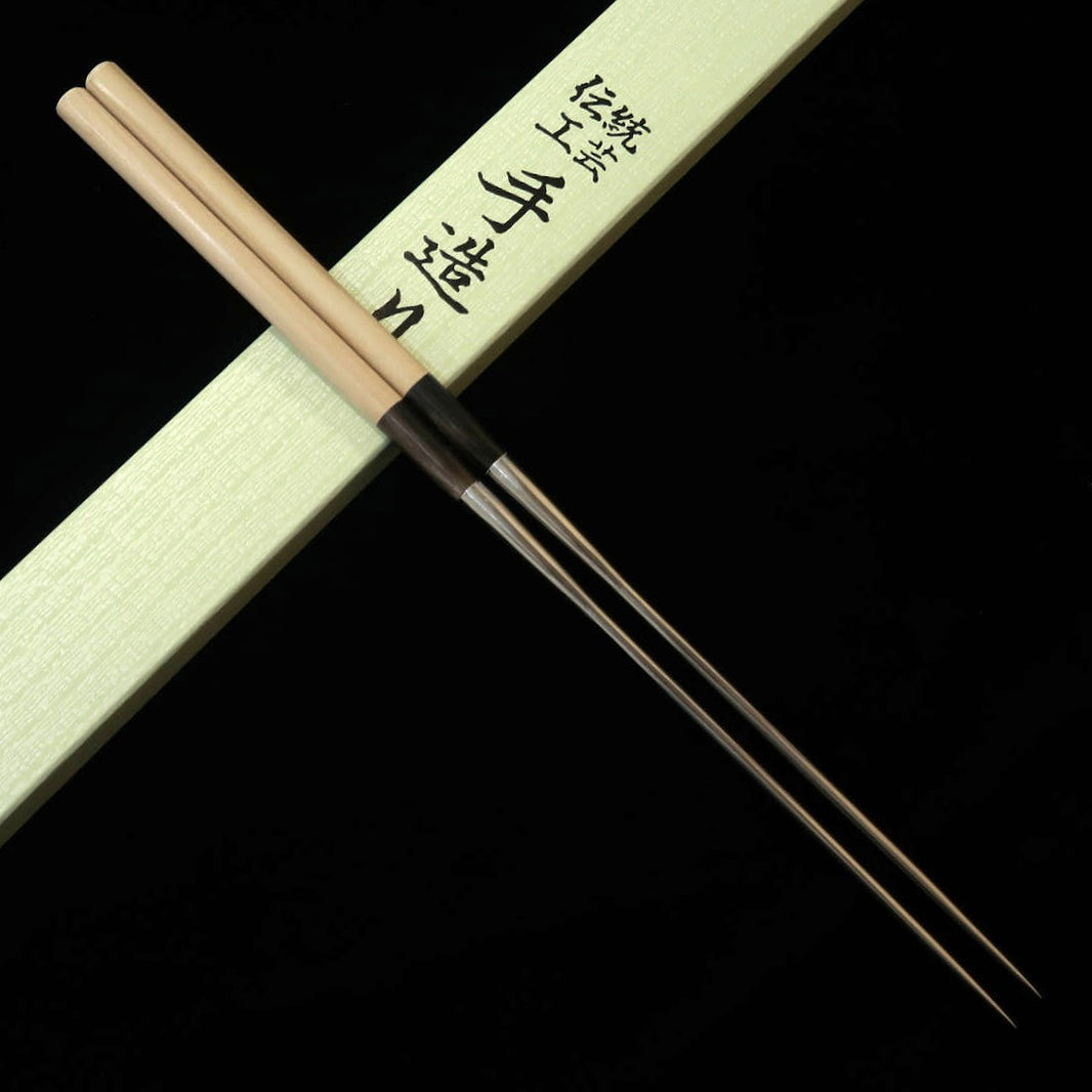 MORIBASHI Hashi de empratar em inox, cabo em madeira clara com anel de chifre de búfalo (290/320 mm)