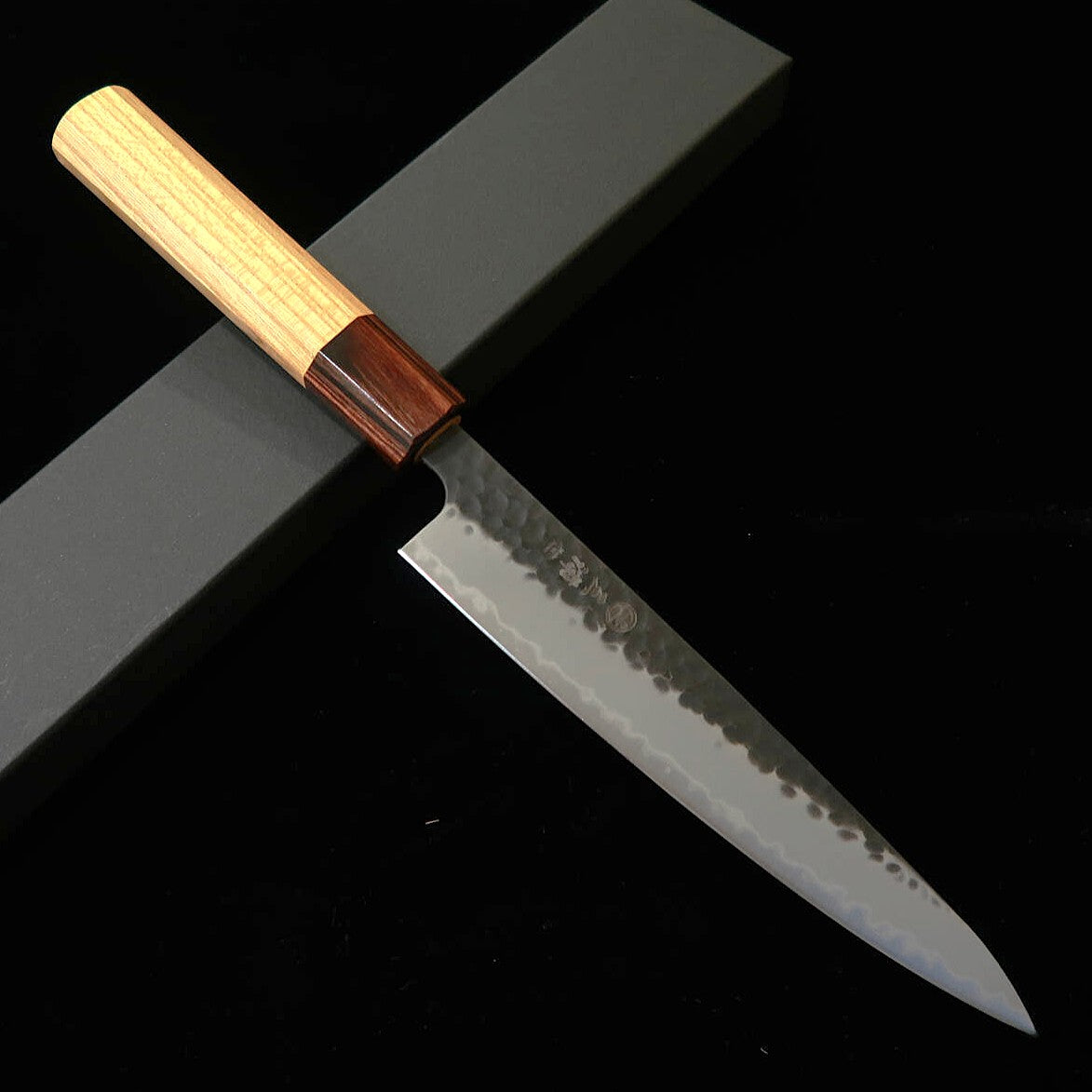 三浦MIURA ペティ 青紙スーパー 黒打ち鎚目 欅八角柄（150mm）