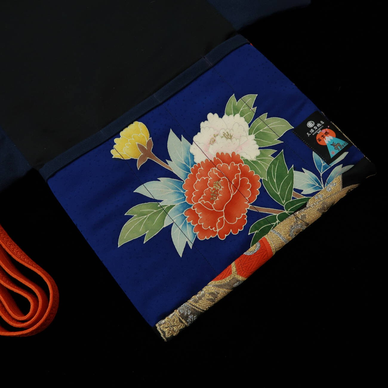 Trousse à couteaux Fujishika, motif kimono "Hyakka Ryuran" (profusion de fleurs épanouies) (97.5×27cm)