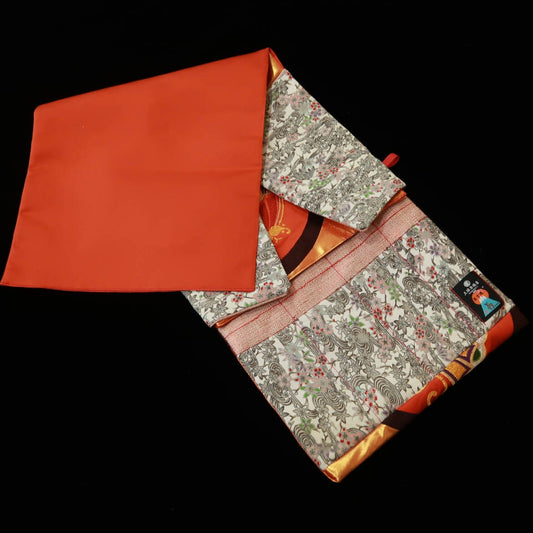 Trousse à couteaux Fujishika, motif kimono "Oubaitori" (chacun s'épanouit à sa manière) (90×31cm)