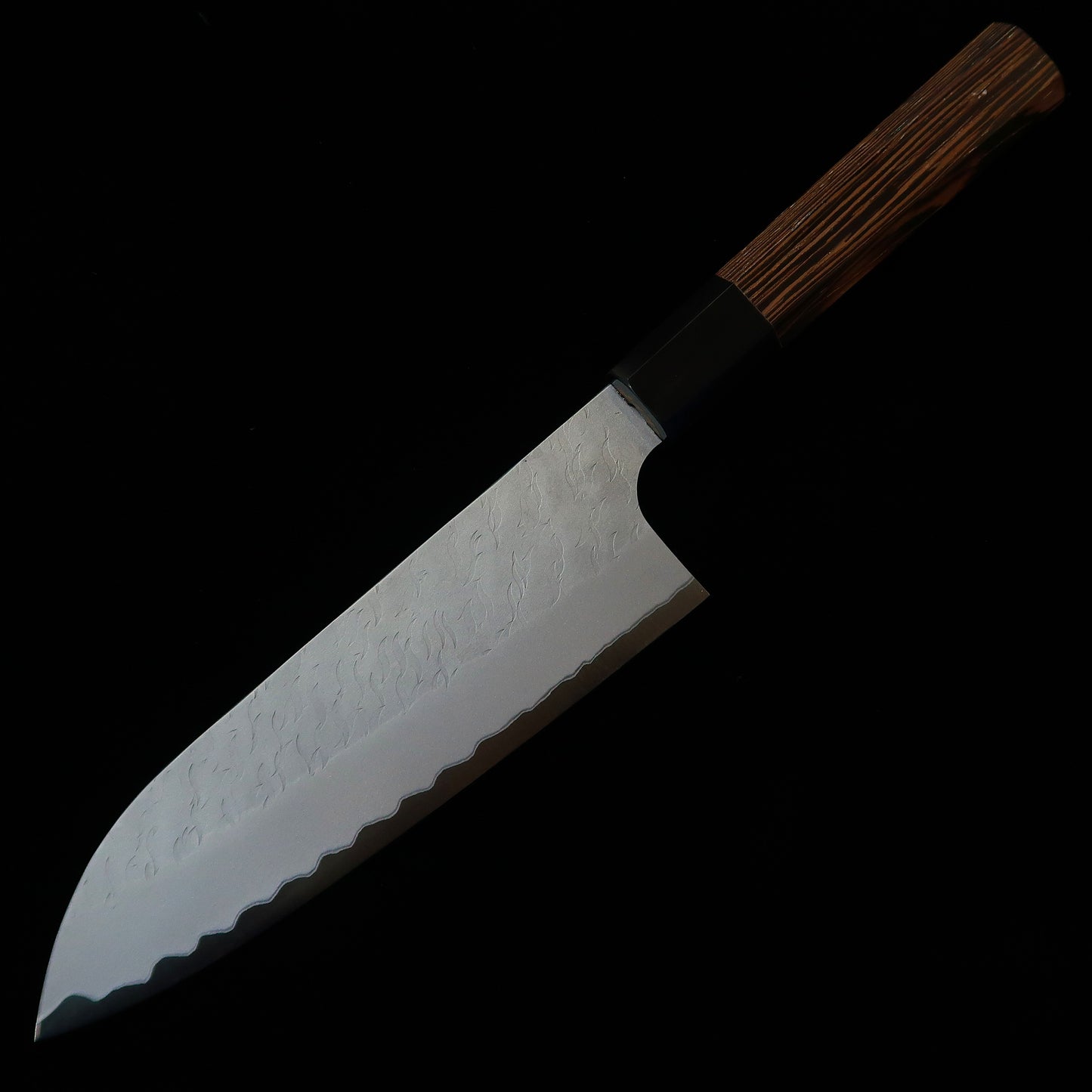 二唐刃物鍛造所 NIGARA 三徳 青紙スーパー 鎚目 ウェンジ八角柄（180mm）