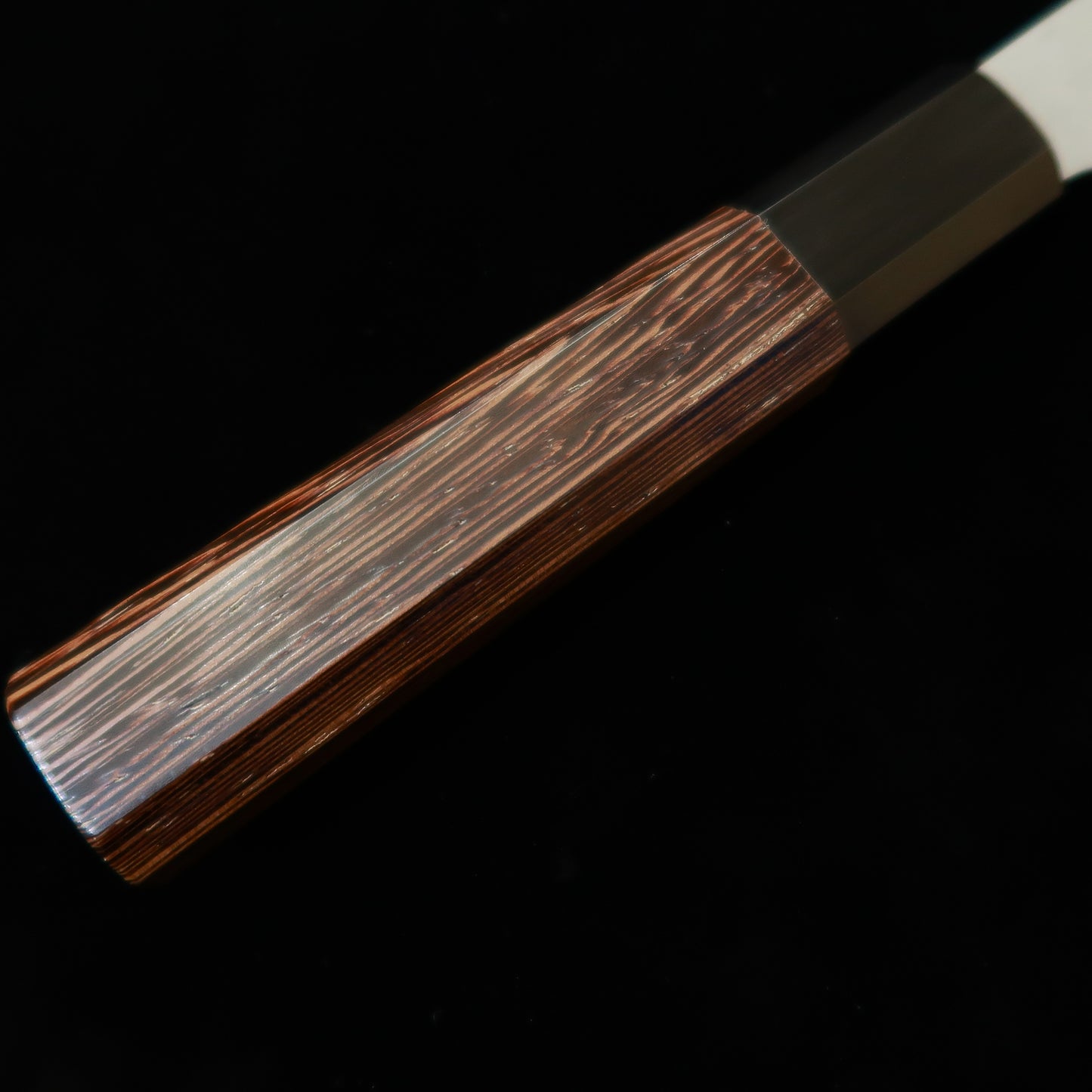 二唐刃物鍛造所 NIGARA 三徳 青紙スーパー 鎚目 ウェンジ八角柄（180mm）