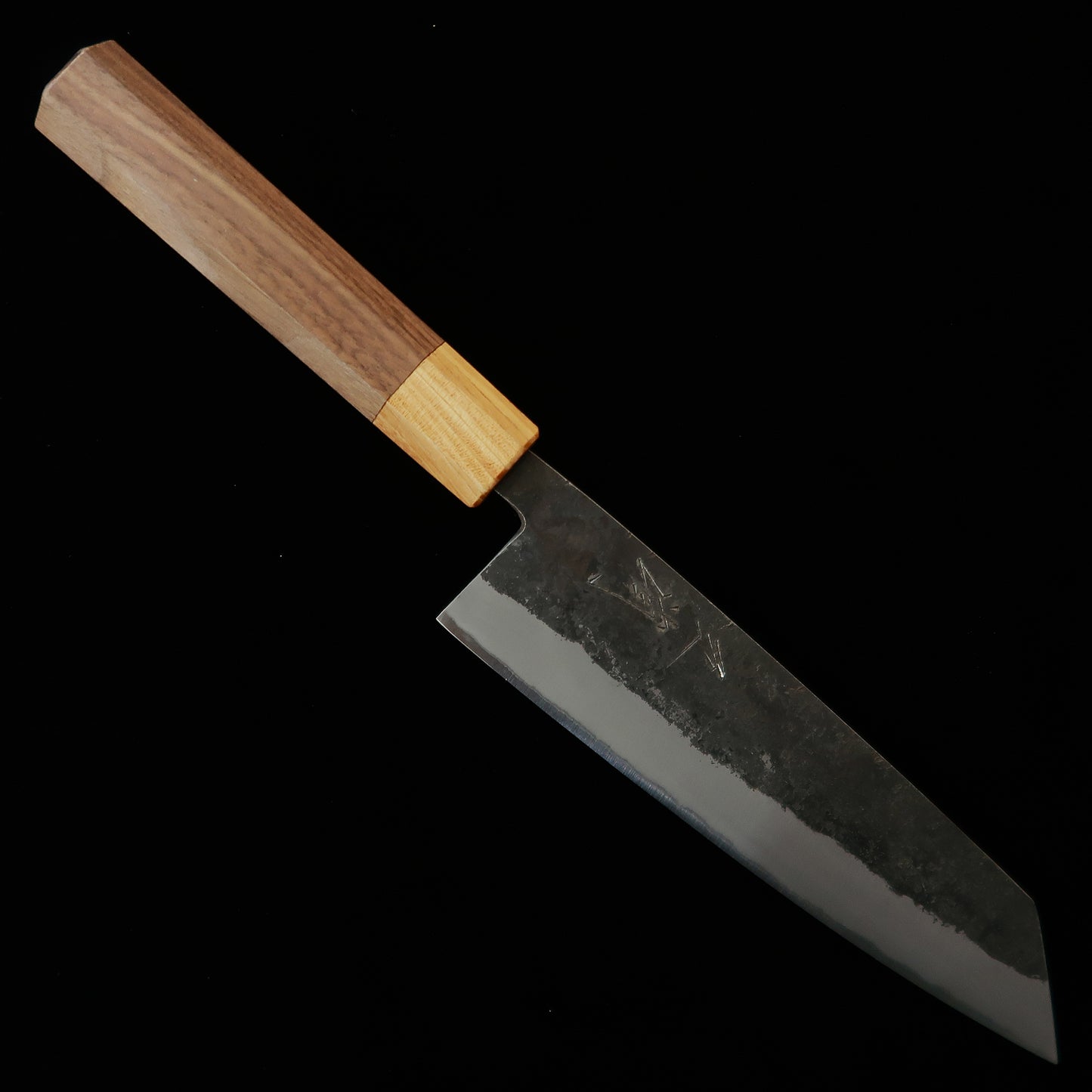 Couteau Santoku/Bunka Miura (Acier Aogami #2 / Inox / Finition forgée brute / Manche Noyer) (165/175mm)
