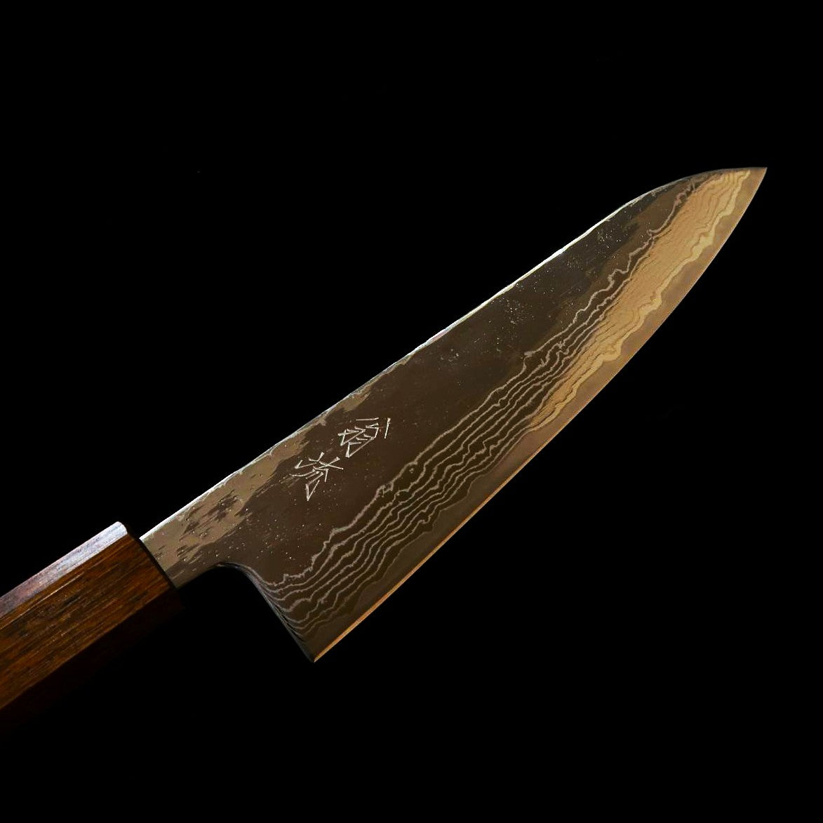 Couteau de chef (Gyuto) HADO Ohryu - Acier 440C, Finition martelée Damas - Manche en chêne brûlé (180 mm)