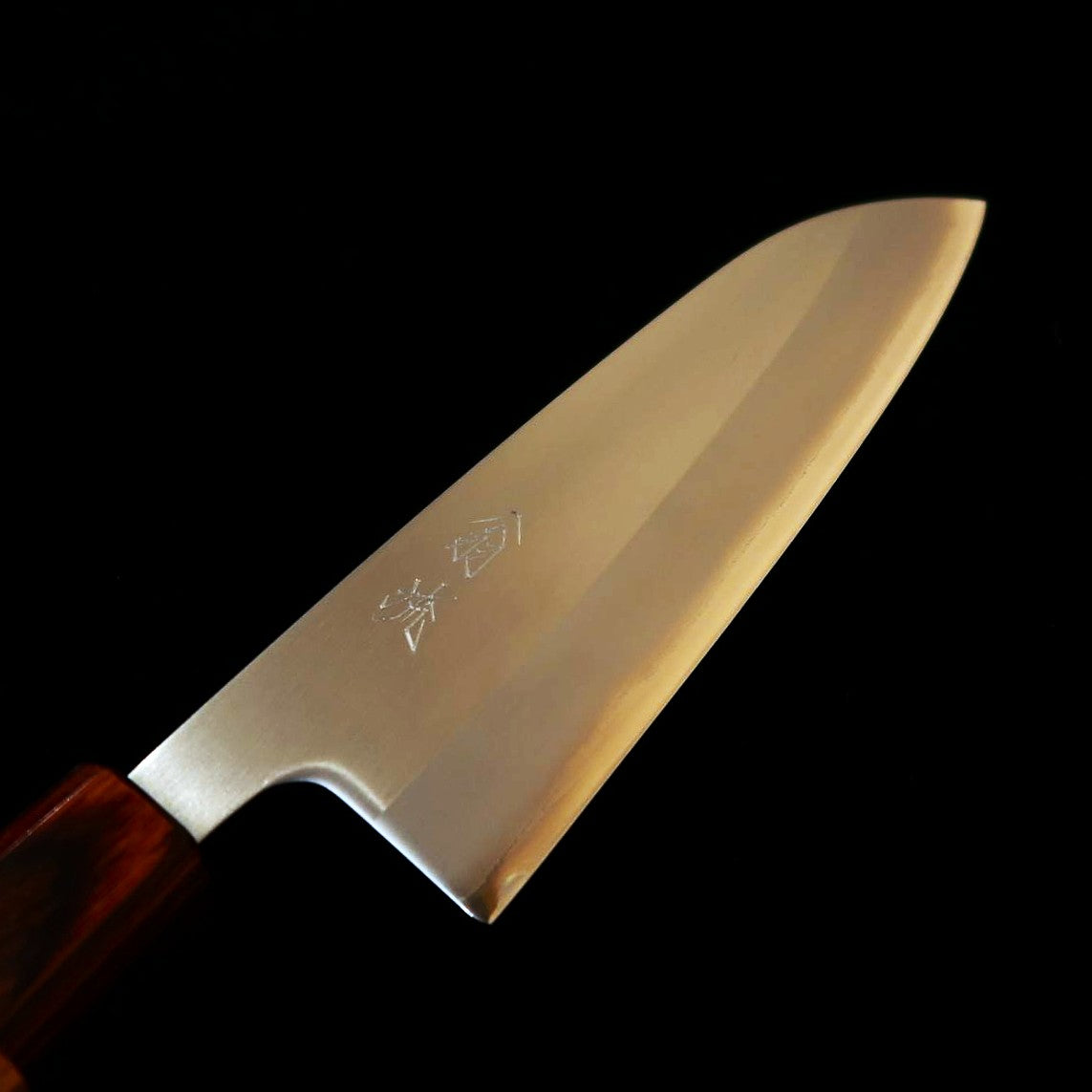 Couteau Santoku HADO Ohryu - Acier Shirogami n°1 (Acier Carbone), Revêtement Inox - Manche en bois de Zelkova (165 mm)