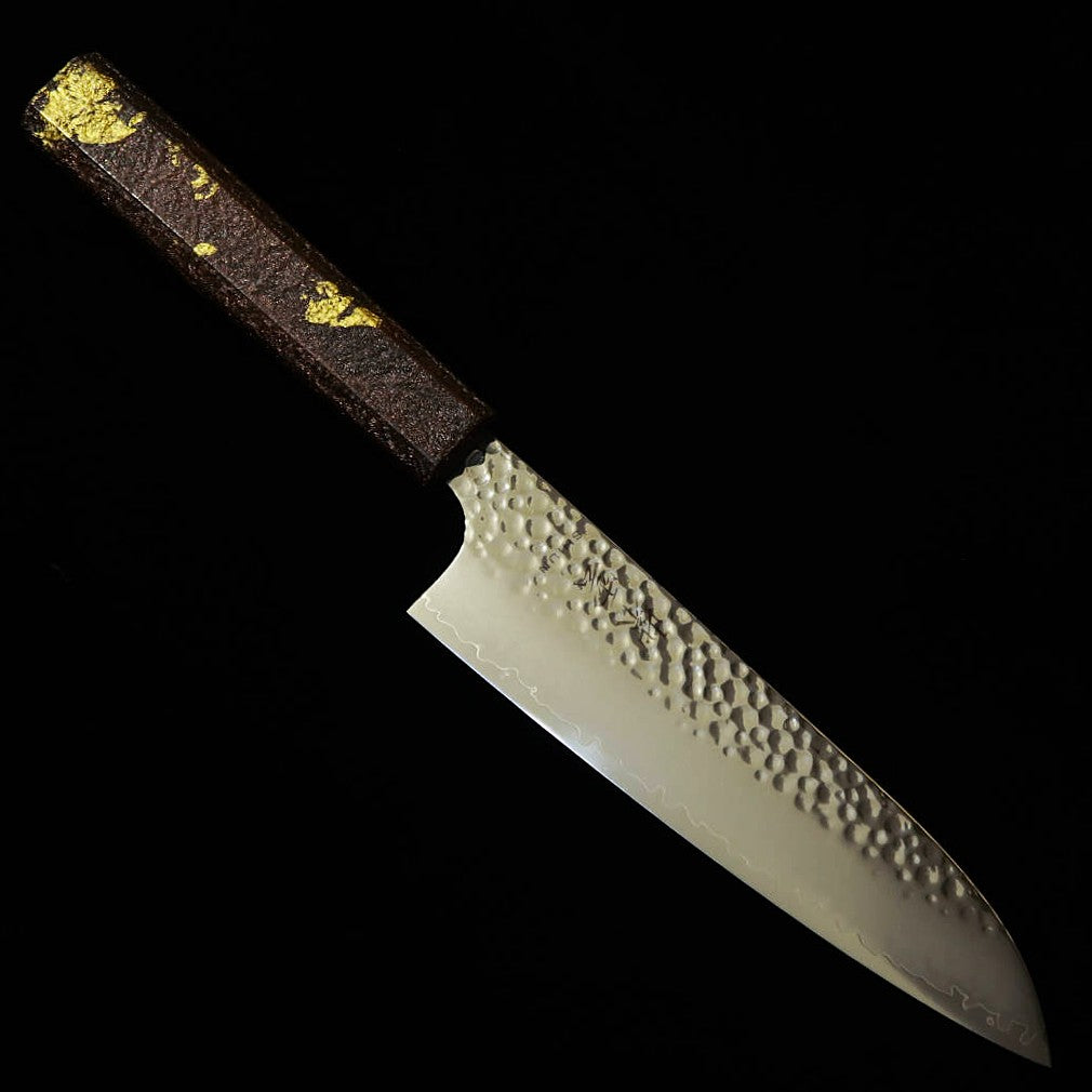 SEKIKANETSUGU Seki Kanetsugu Shiun Santoku VG10 martelado, folha de ouro em cobre texturizado, cabo octogonal em carvalho laqueado (170 mm)