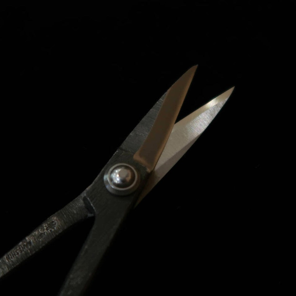Kaneshin tesoura para bonsai satsuki, acabamento kuro-uchi (180 mm) Nº 35F