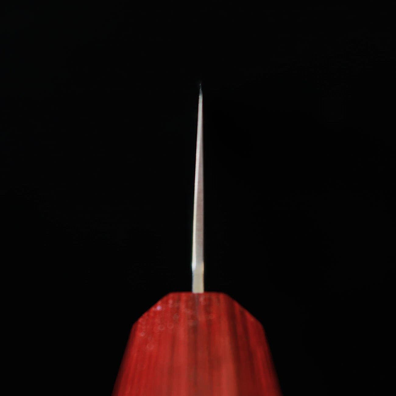 MIURA Bunka (Santoku), VG10, Damasco, Mango de Palo de Rosa con VIrola de Madera Laminada Roja