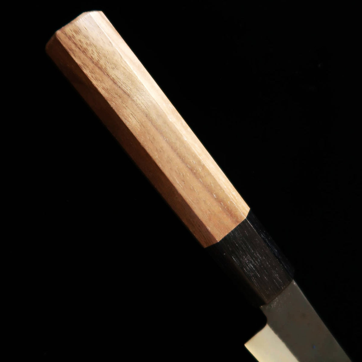 MIURA – petty acier Aogami n°1, finition noire forgée, manche octogonal en noyer (150 mm)