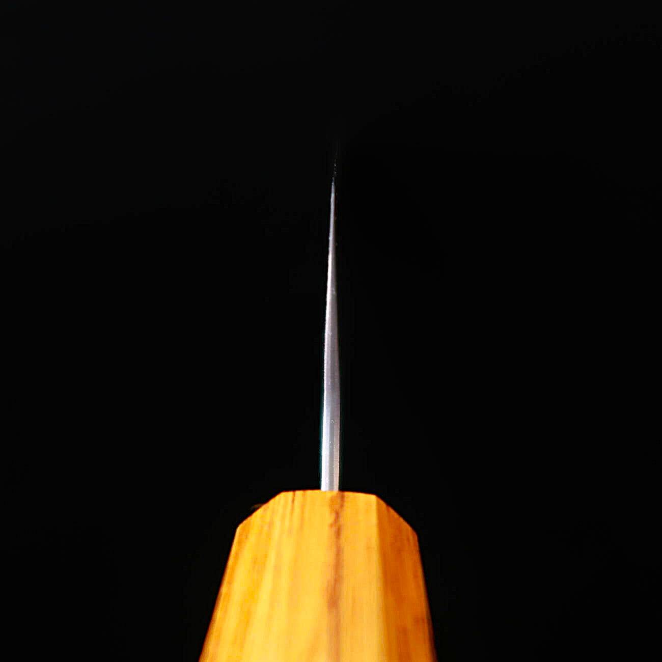Santoku MIURA acero sueco, acabado nashiji, mango octagonal de roble (165mm)