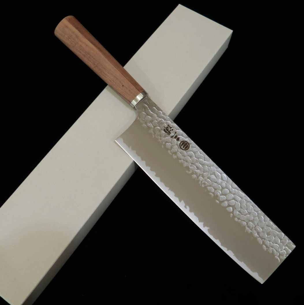 MIURA nakiri VG10 martelé, manche en noyer (180 mm)